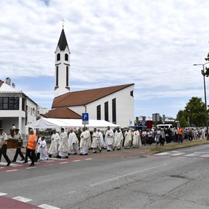 Svetkovina i posveta u Karlovcu: Srce Isusovo središte župne i narodne vjernosti